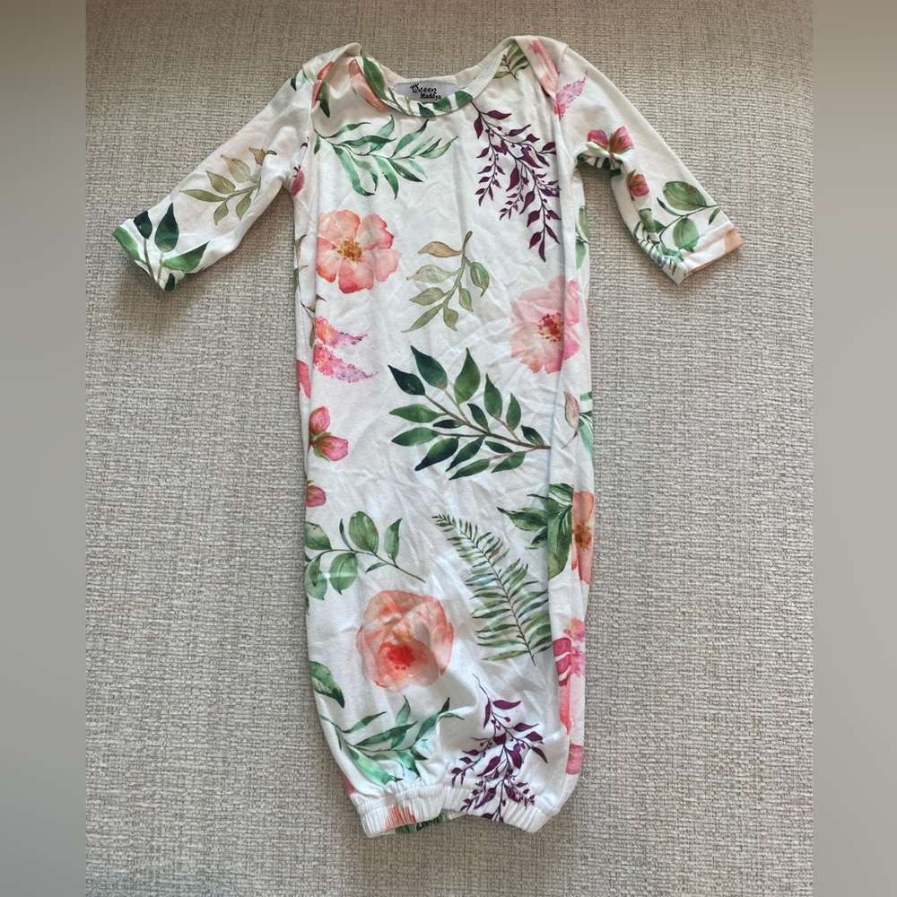 Queen maddyn scrunch newborn gown